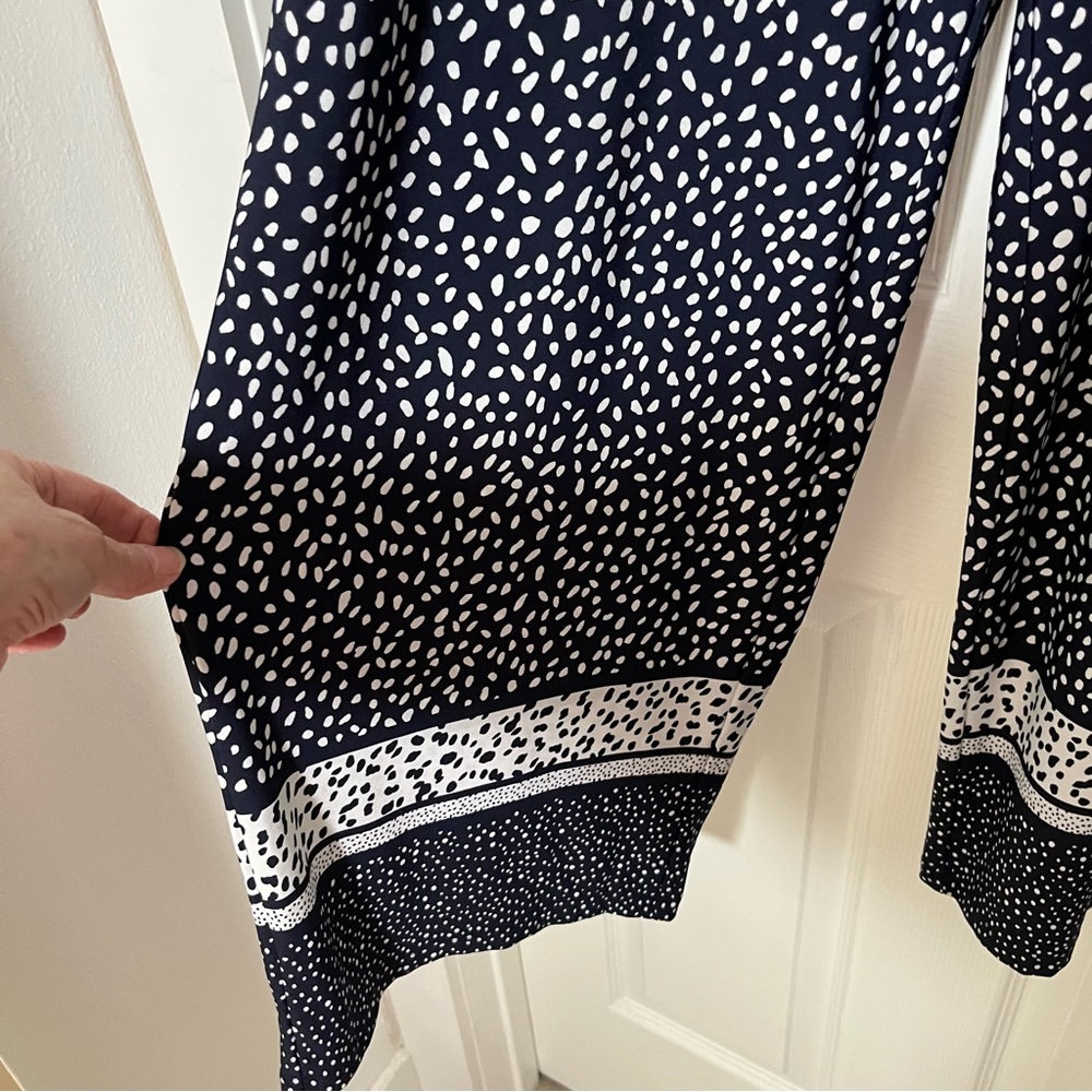 Susan Graver Black and White Patterned Wide Leg Liquid knit pants -petite length - Picture 4 of 6
